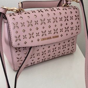 Michael kors cross body hand bag